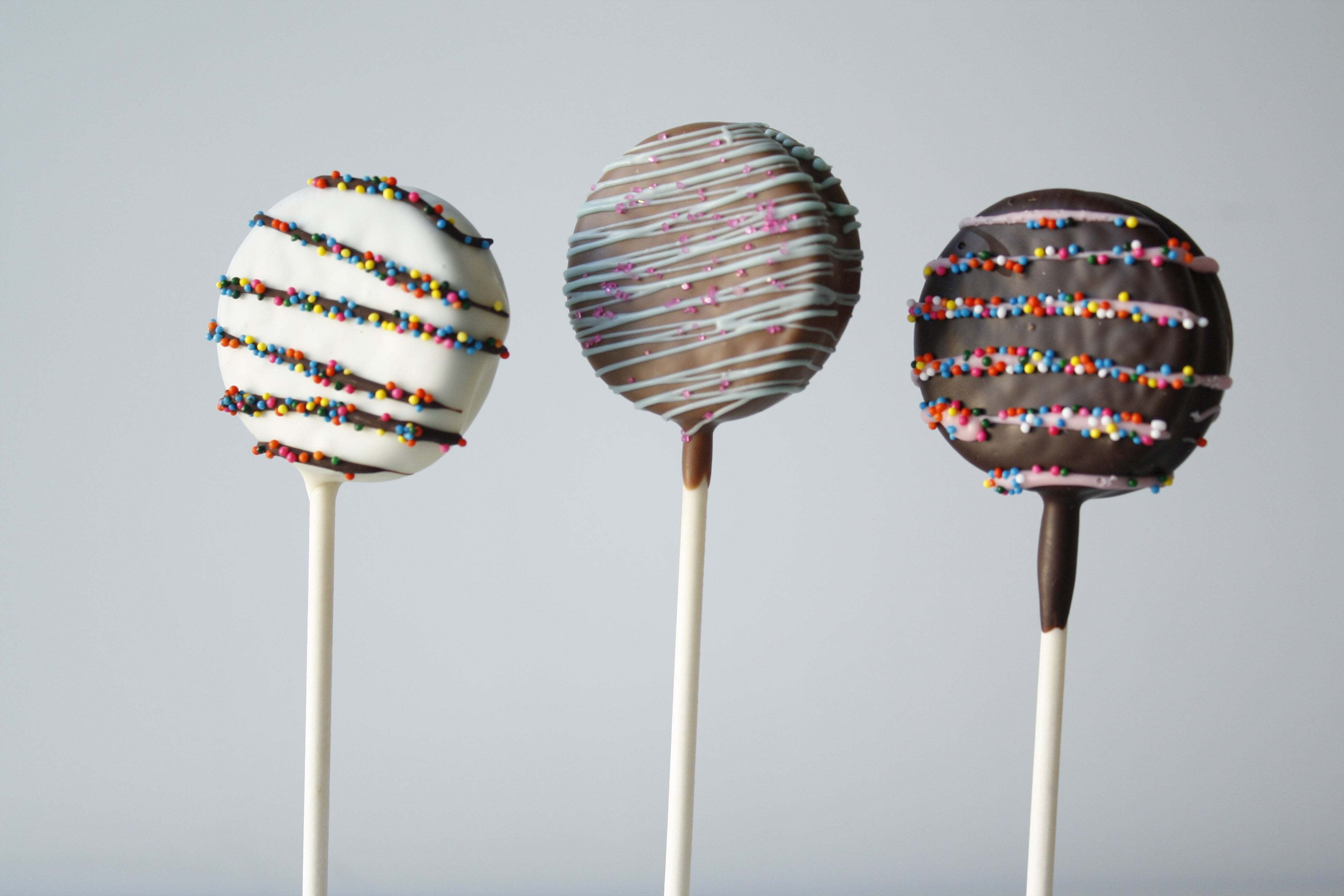 The BEST Cake Pops / Chocolate Dipped - My Urban Treats